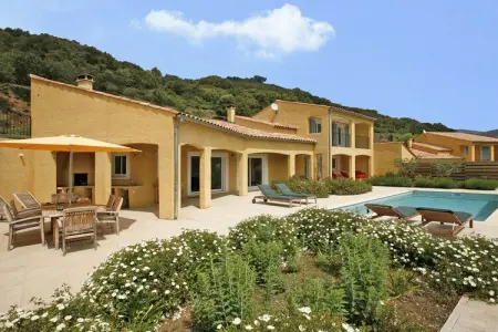 Location maison de vacances à Roquebrun