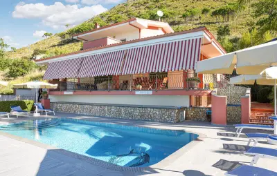 Location maison de vacances à Tortora  CS 