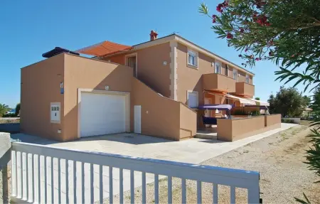 Location appartement de vacances à Vir