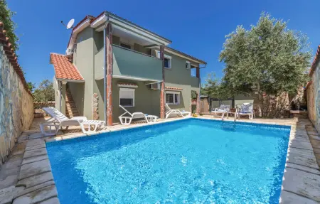 Location maison de vacances à Peroj