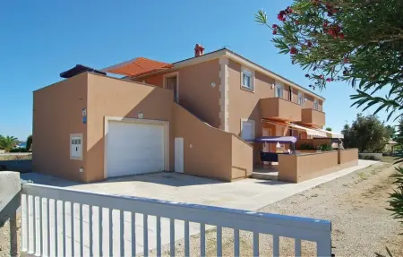 Location appartement de vacances à Vir