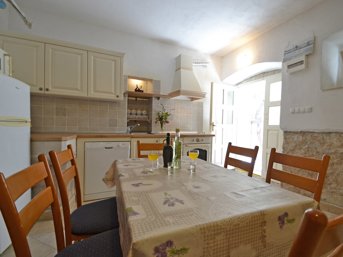 Maison Kala à 80 m de la mer, Sv. Filip i Jakov - Photo 4