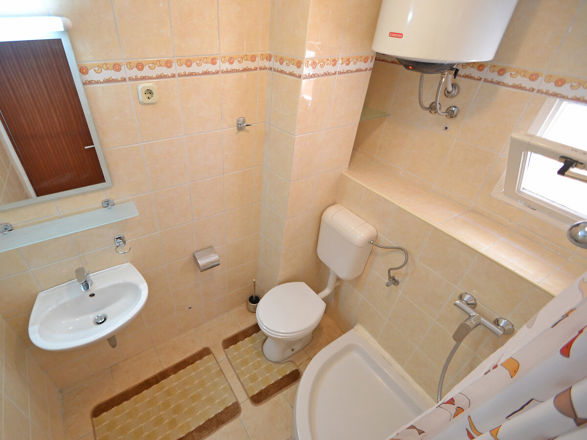 Maison Kala à 80 m de la mer, Sv. Filip i Jakov - Photo 10