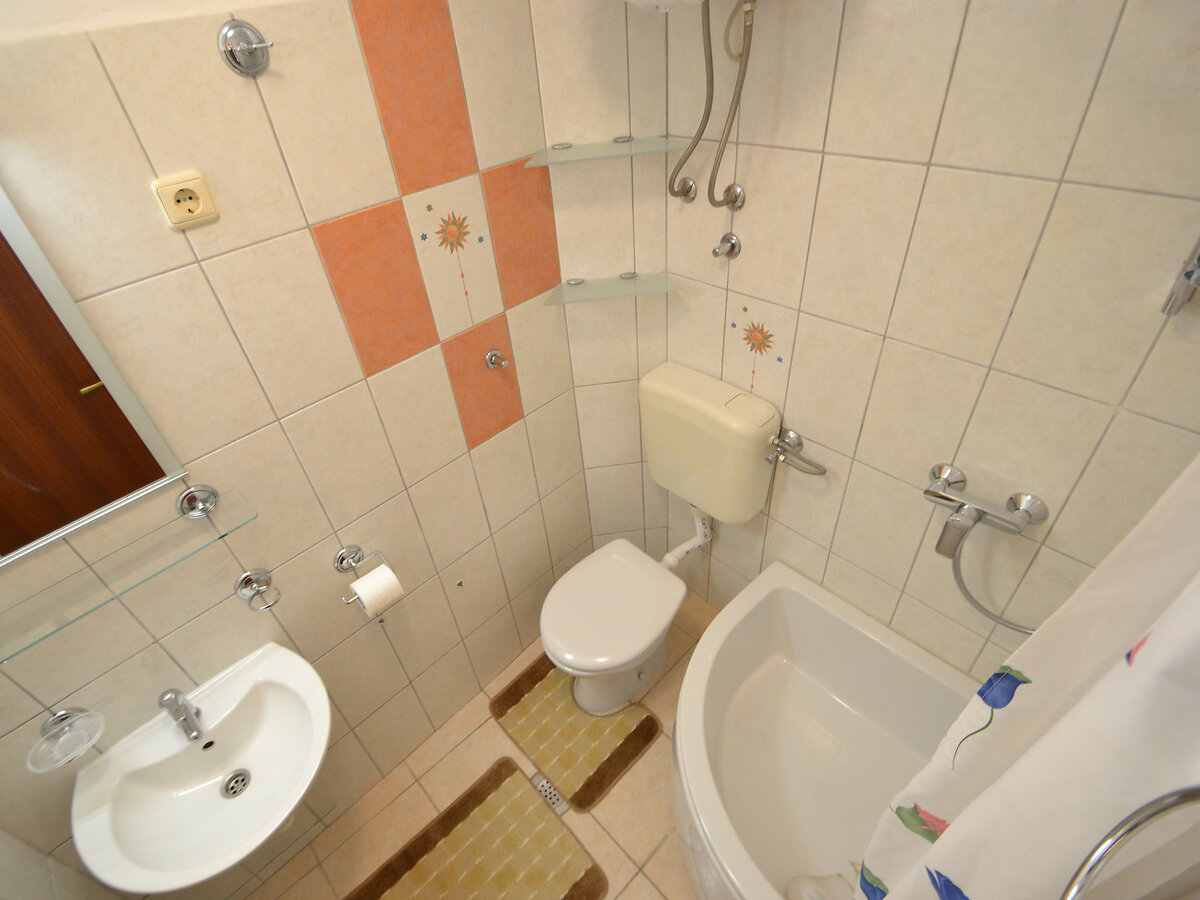 Maison Kala à 80 m de la mer, Sv. Filip i Jakov - Photo 12