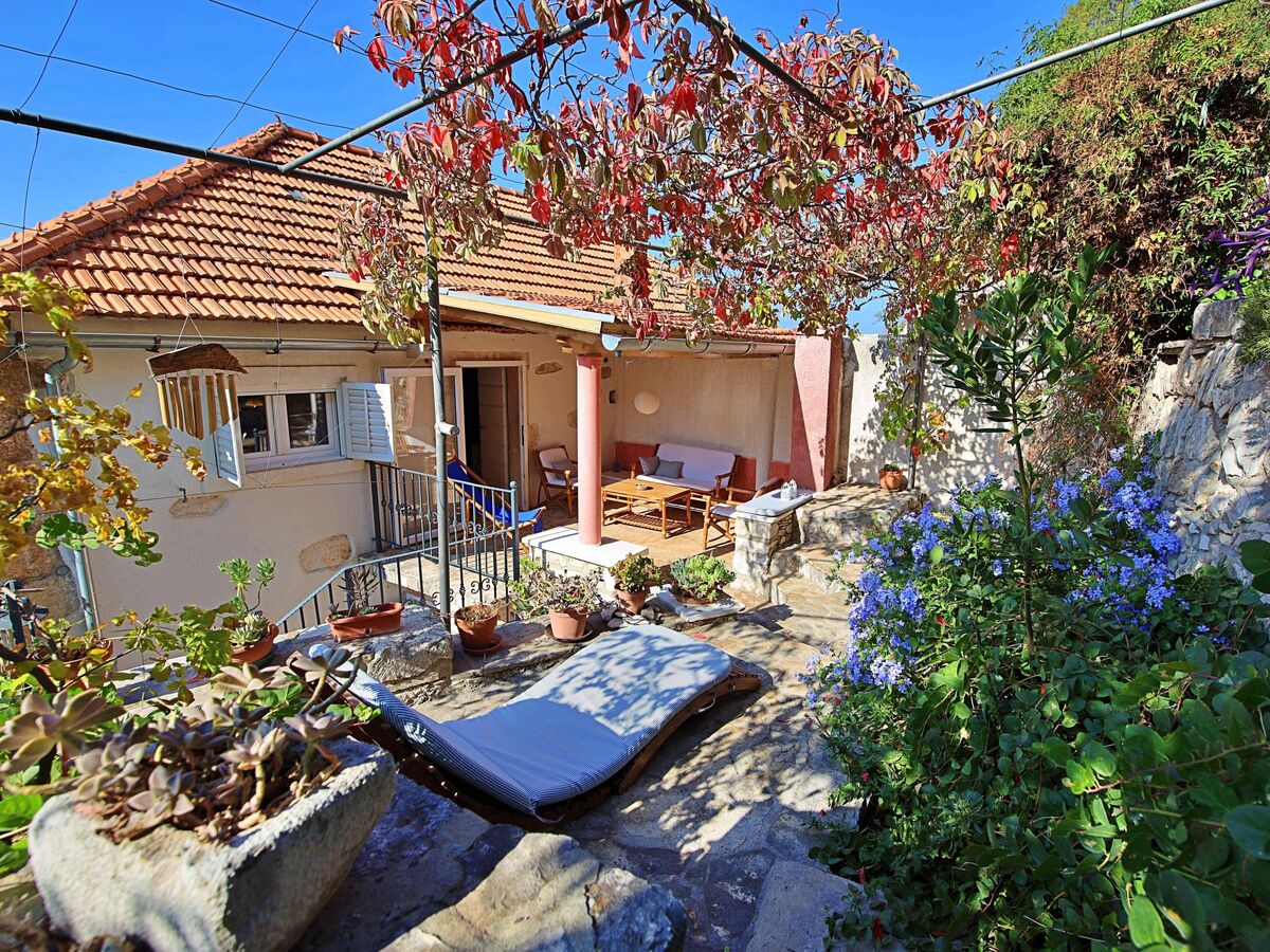 Maison Mirna à Bobovišća : terrasses et jardin face à la mer - Photo 2