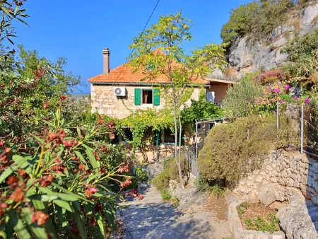 Maison jumelée Mirna à Bobovišća, Brač, avec jardin et terrasses : photo 18
