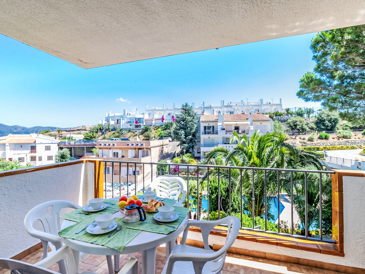 Appartement Els Jardins III à Roses, vue piscine - Photo 1