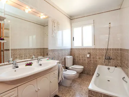 Villa Ingy, maison accueillante et ensoleillée dans quartier résidentiel calme - Photo 7