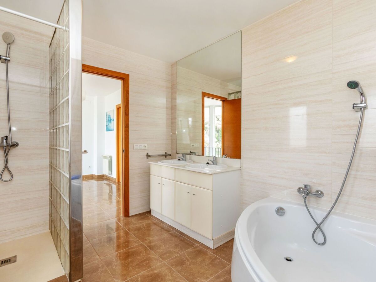 Villa Gaudí - 6 chambres, piscine privée à Lloret de Mar - Photo 25