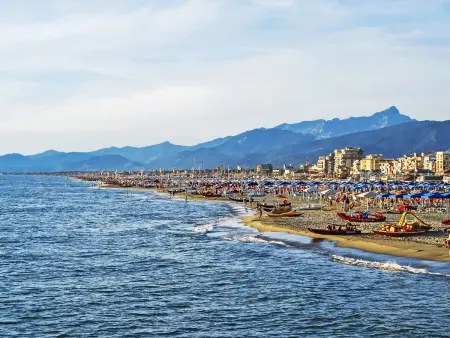 Appartement à Viareggio, balcon et vue sur le jardin : photo 8