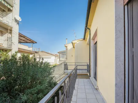 Appartement à Viareggio, balcon et vue sur le jardin : photo 10