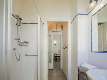 Appartement à Viareggio, balcon et vue sur le jardin : photo 22