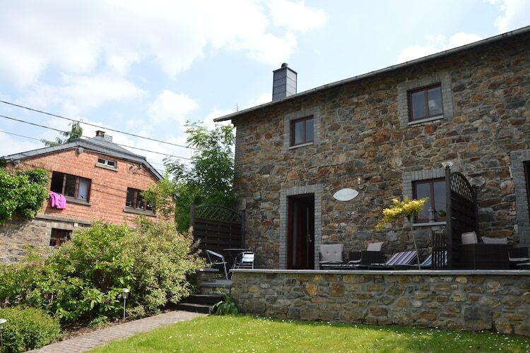 Gîte La Lavande à Stoumont, cheminée et terrasse - Photo 6