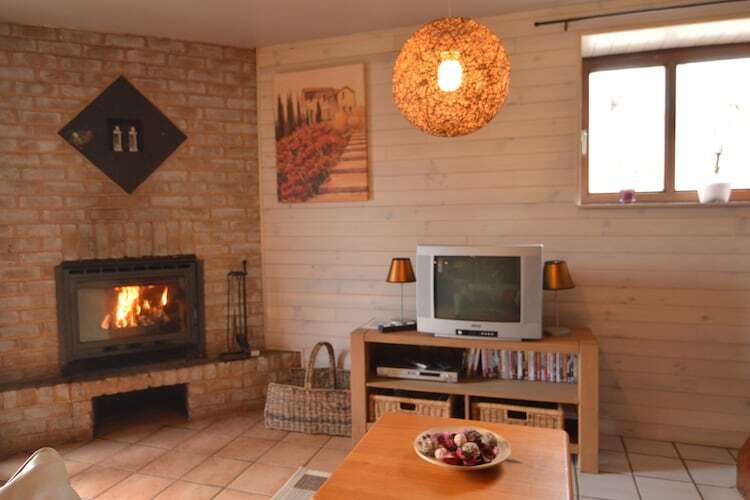 Gîte La Lavande à Stoumont, cheminée et terrasse - Photo 7