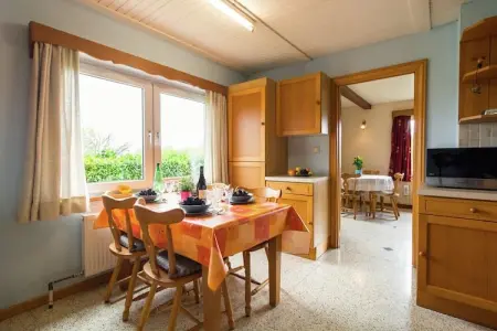 Gîte Alouette à Chiny, terrasse couverte et jardin : photo 9