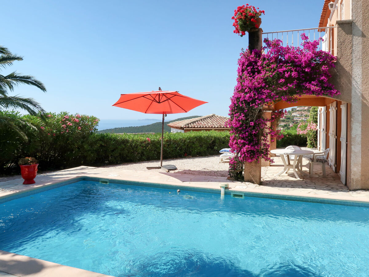 Maison Yalou à Cavalaire, piscine et vue mer - Photo 3