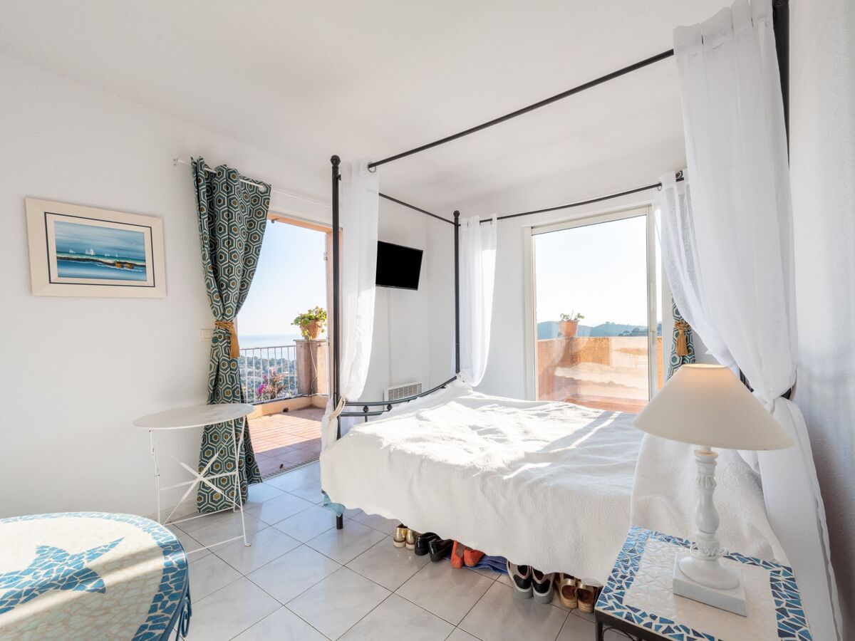 Maison Yalou à Cavalaire, piscine et vue mer - Photo 12