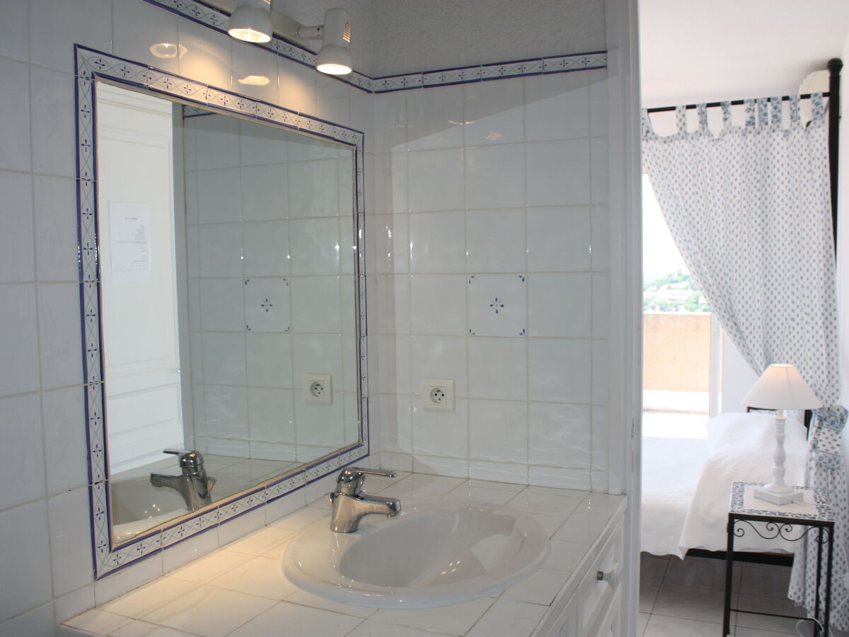 Maison Yalou à Cavalaire, piscine et vue mer - Photo 13