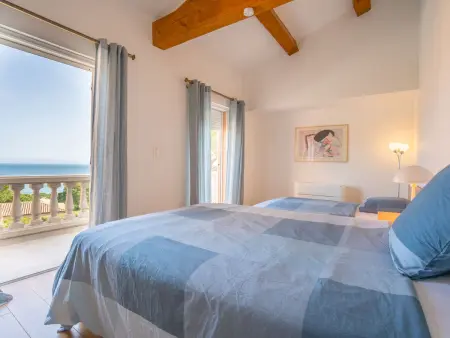 Villa Cacharel à Sainte-Maxime avec piscine et vue sur la mer : photo 23