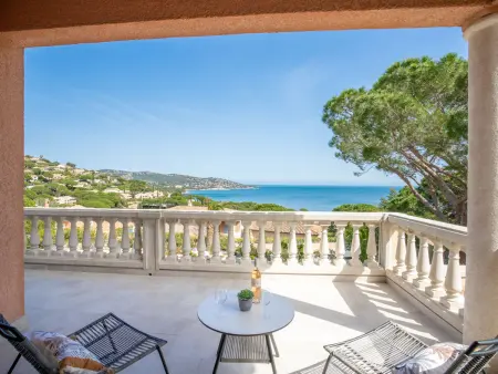 Villa Cacharel à Sainte-Maxime avec piscine et vue sur la mer : photo 41