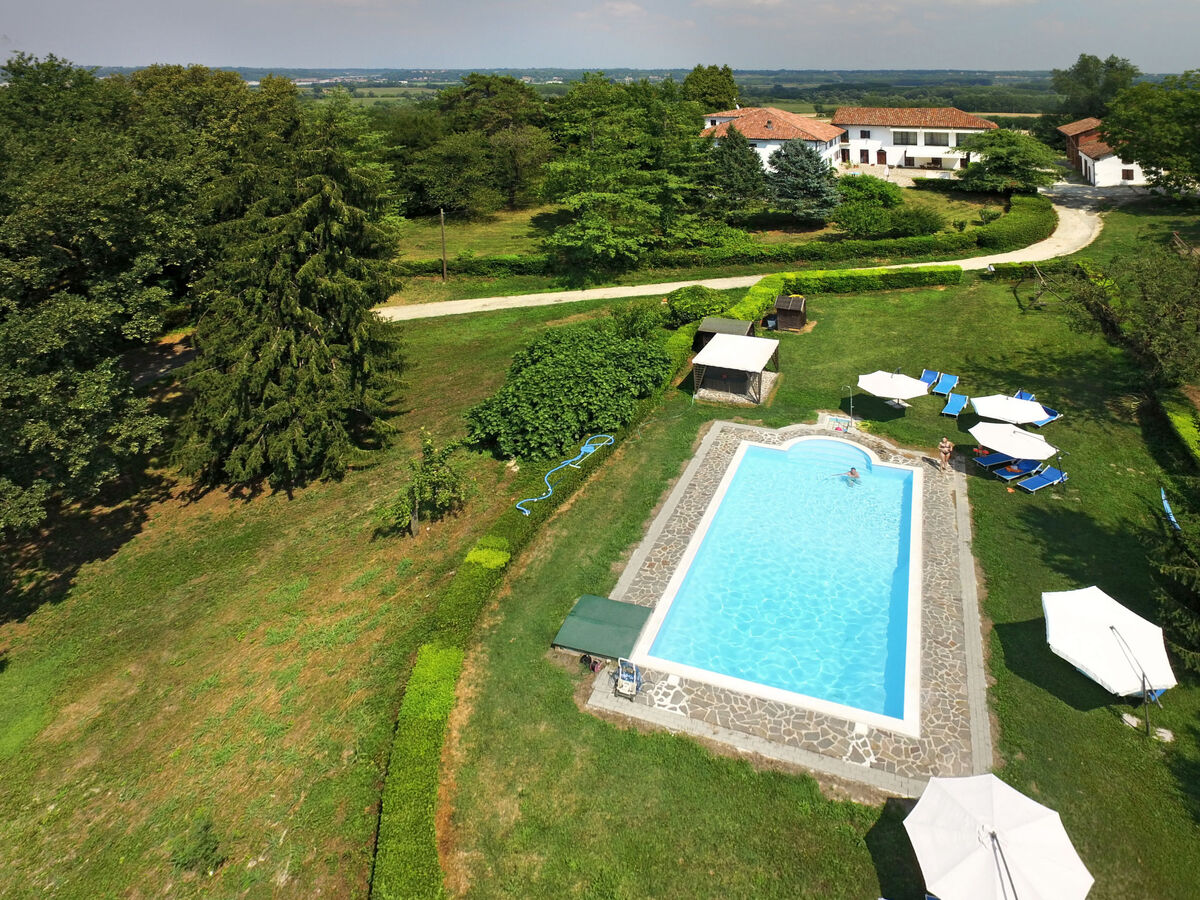 Gîte Elena à Asti, 3 chambres avec terrasse et piscine - Photo 2
