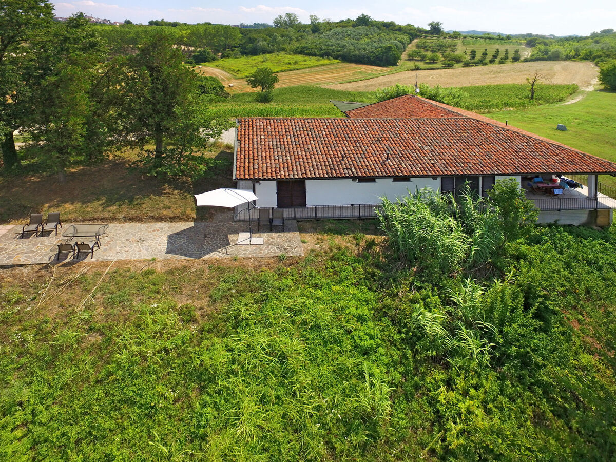 Gîte Elena à Asti, 3 chambres avec terrasse et piscine - Photo 4