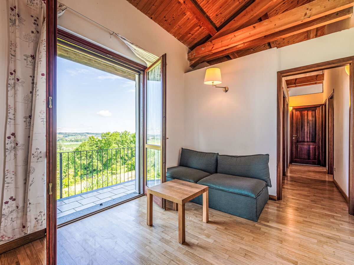 Gîte Elena à Asti, 3 chambres avec terrasse et piscine - Photo 9