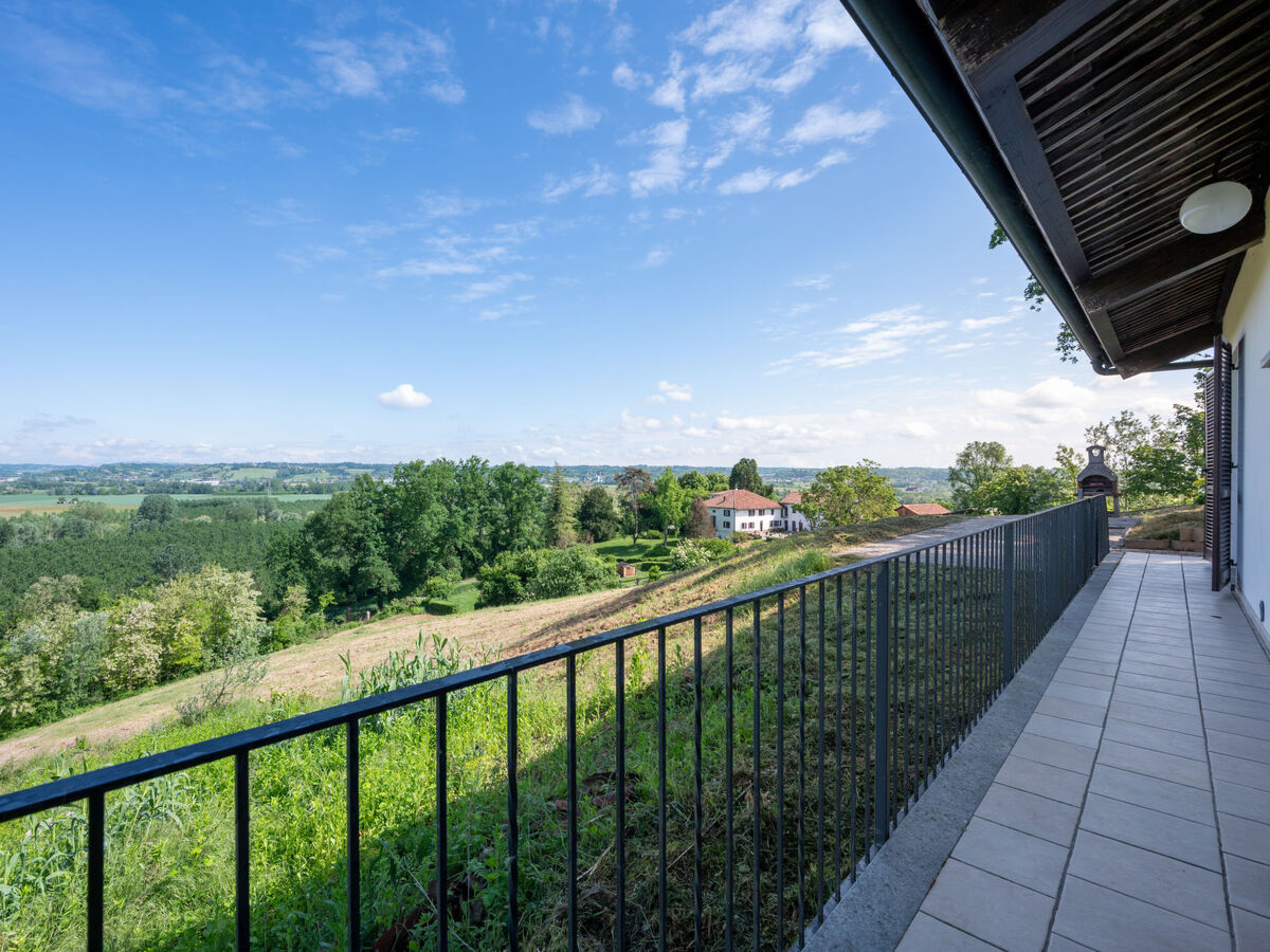 Gîte Elena à Asti, 3 chambres avec terrasse et piscine - Photo 25