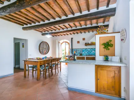 Maison Il Fienile à Casole d'Elsa, vignobles et piscine : photo 16