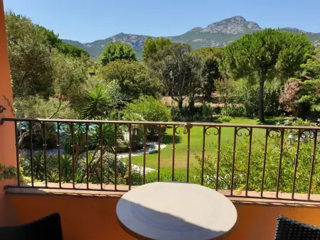 Studio 2 pers. 23-25 m² à Calvi, balcon & piscine : photo 5