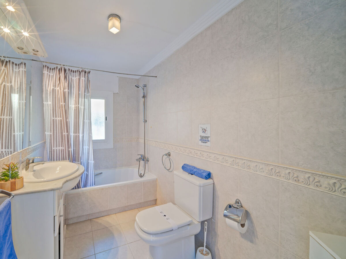 Villa Castillo – 7 chambres, piscine et vue mer à Calpe - Photo 23