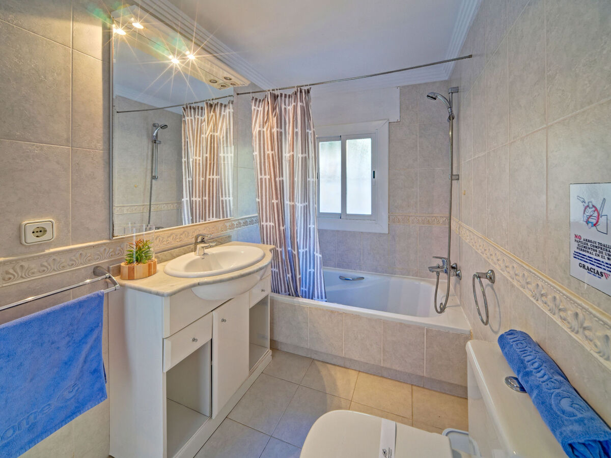 Villa Castillo – 7 chambres, piscine et vue mer à Calpe - Photo 24