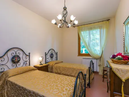 Margherita – Appartement 75 m² Bucine, piscine et jardin : photo 17