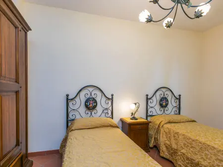 Margherita – Appartement 75 m² Bucine, piscine et jardin : photo 19