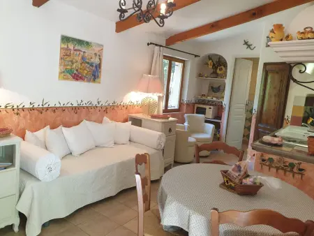 Petite maison 28 m² à Calvi, 400 m de la plage : photo 4