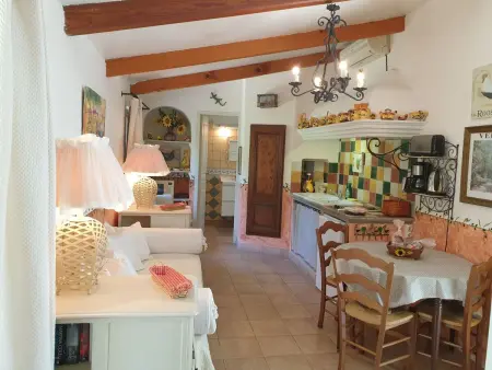 Petite maison 28 m² à Calvi, 400 m de la plage : photo 6