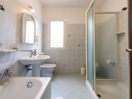 Appartement à Diano Marina avec piscine commune et balcon : photo 23