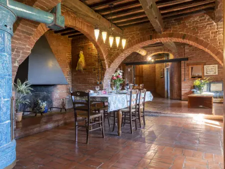 Maison rustique de 600 m² à Chiusi, piscine et jardin : photo 7