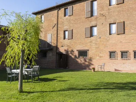 Maison rustique de 600 m² à Chiusi, piscine et jardin : photo 55