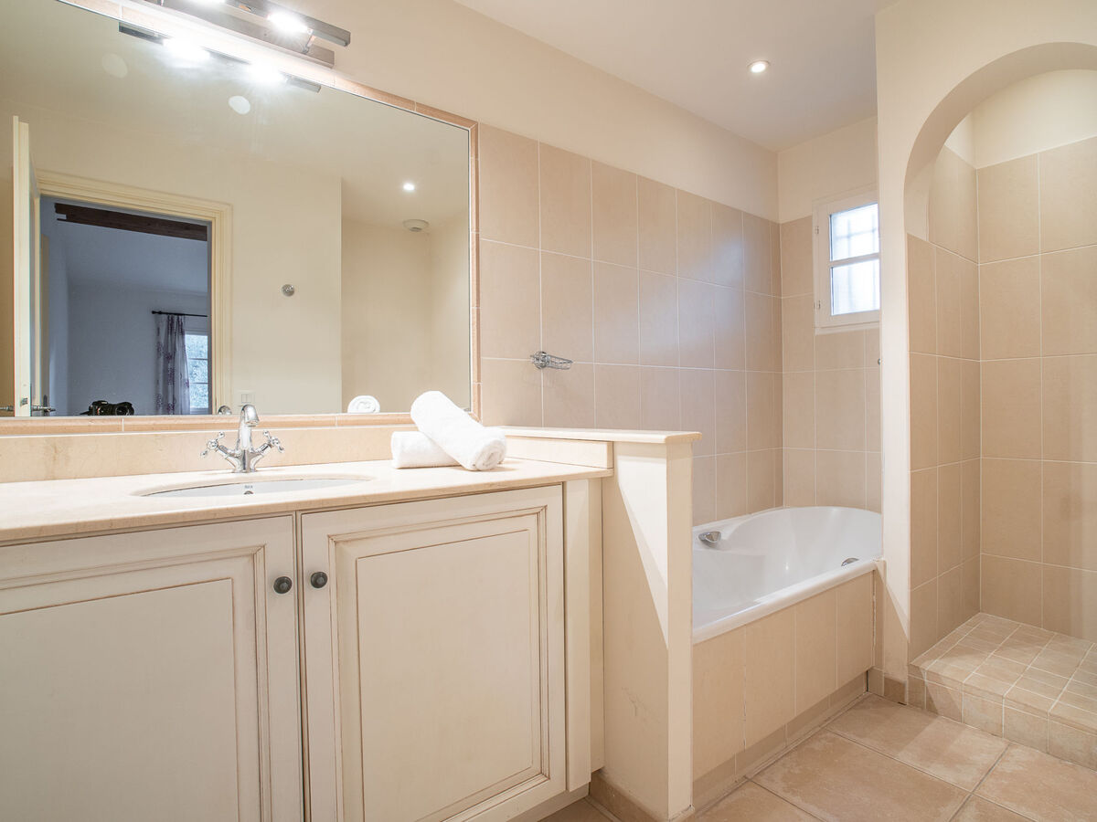 Maison La Motte-en-Provence, golf 50 m, spa et piscine - Photo 17