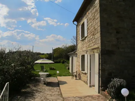 Maison Les Lauriers Roses à Largentière, vue sur les montagnes : photo 7