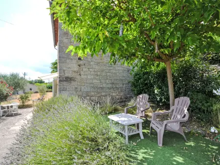 Maison Les Lauriers Roses à Largentière, vue sur les montagnes : photo 26