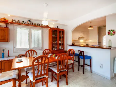 Maison mitoyenne à Pals avec piscine commune et jardin : photo 3
