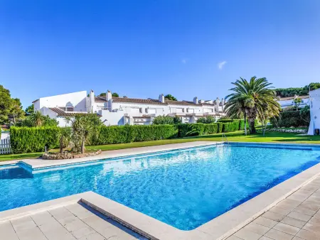 Maison mitoyenne à Pals avec piscine commune et jardin : photo 14