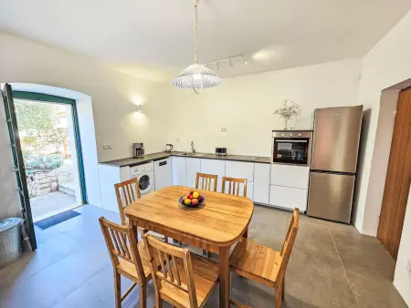 Maison Stefan à 35 m de la mer, Murter : photo 8