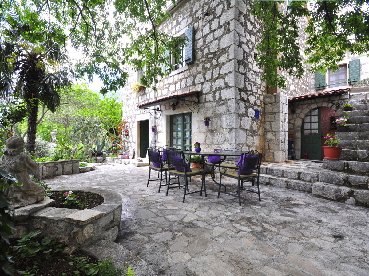 Podcempres, maison 3 étages avec piscine privée - Photo 5