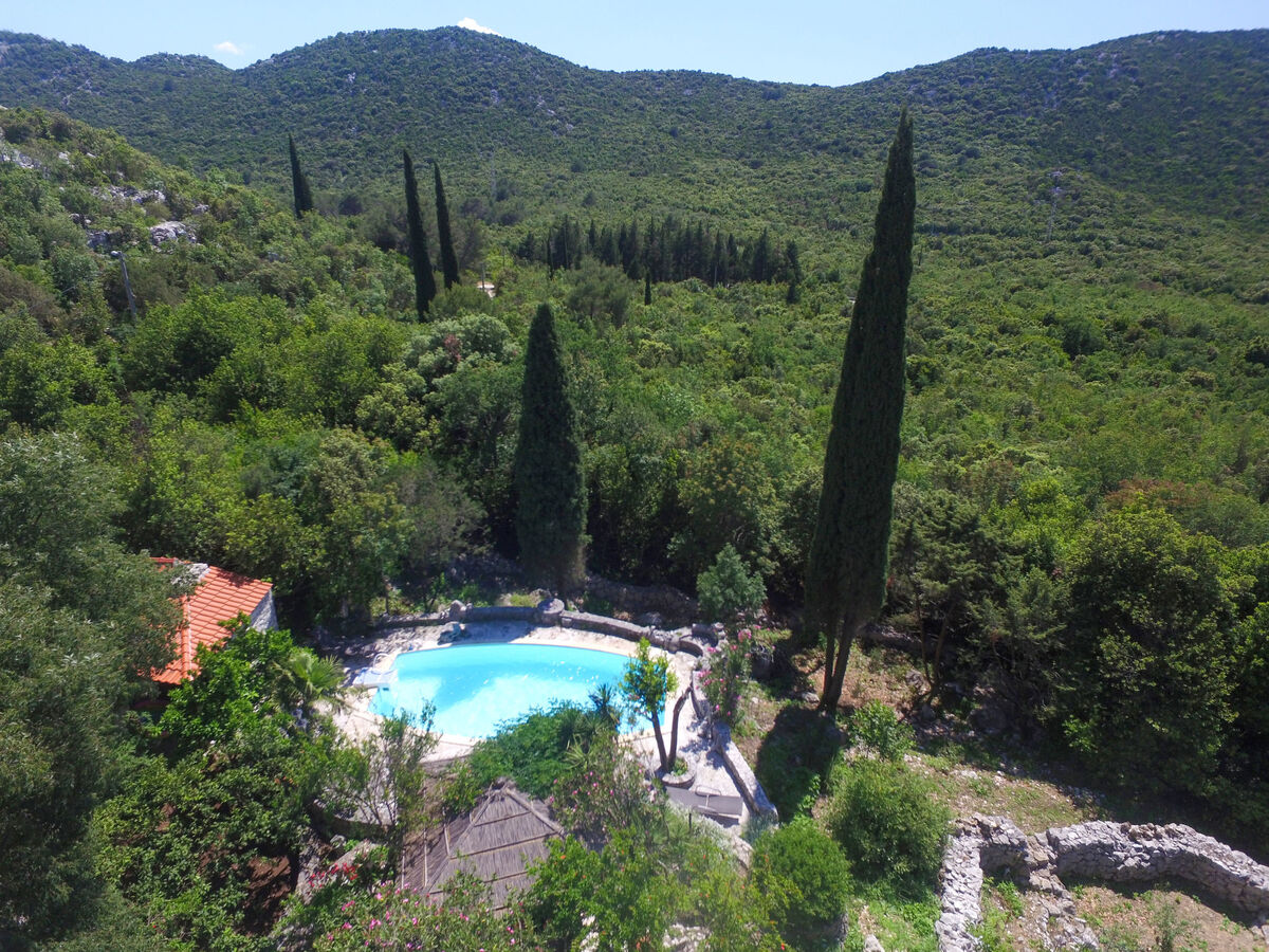 Podcempres, maison 3 étages avec piscine privée - Photo 6