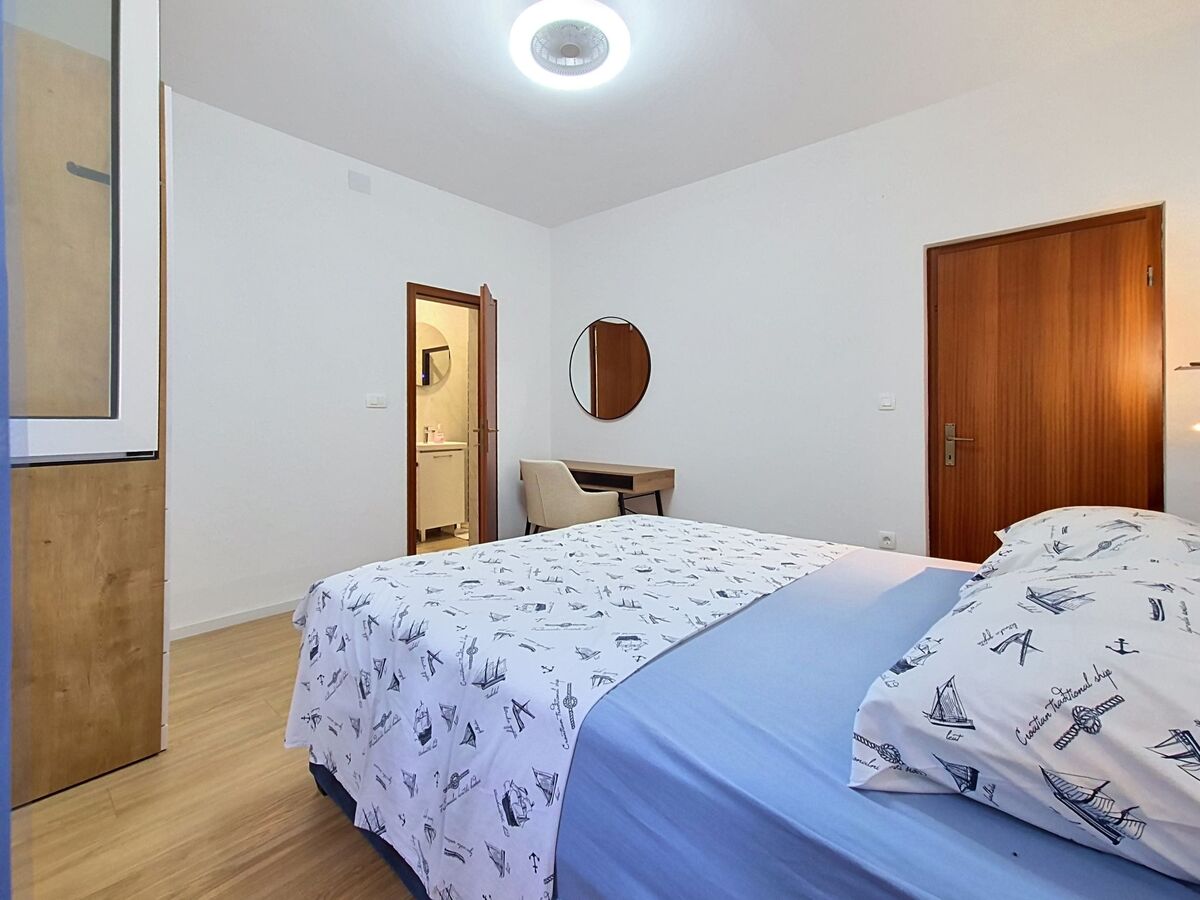 Maison Ines à Ugljan, 5 chambres à 80 m de la mer - Photo 14