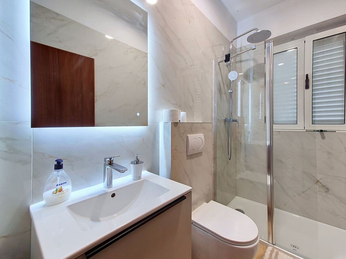 Maison Ines à Ugljan, 5 chambres à 80 m de la mer - Photo 22