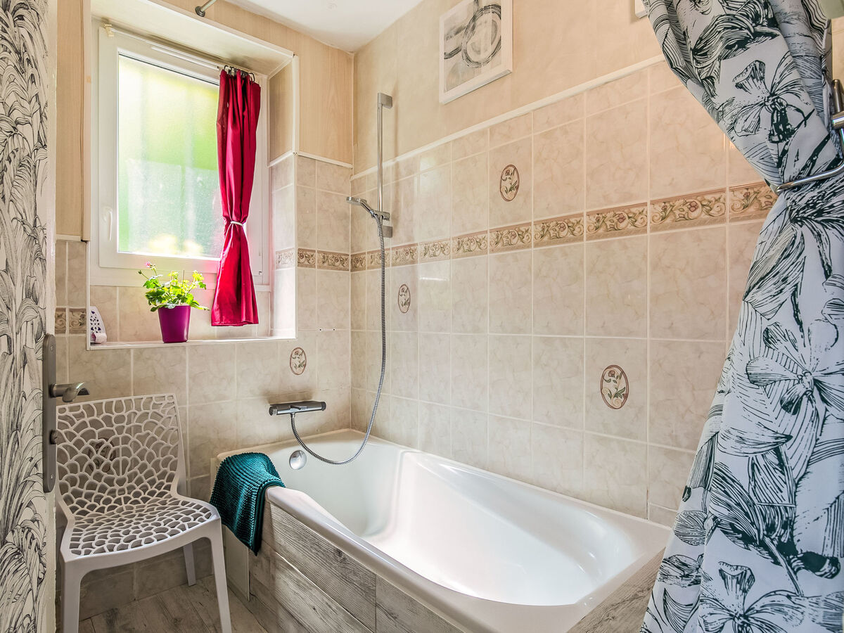 La Grande Roche – Maison rénovée à 600 m de la mer - Photo 23